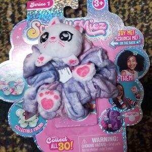 Scrunchmiez Cat Tie Dye Hair Scrunchy Backpack Clip Toy Series 1 NEW
